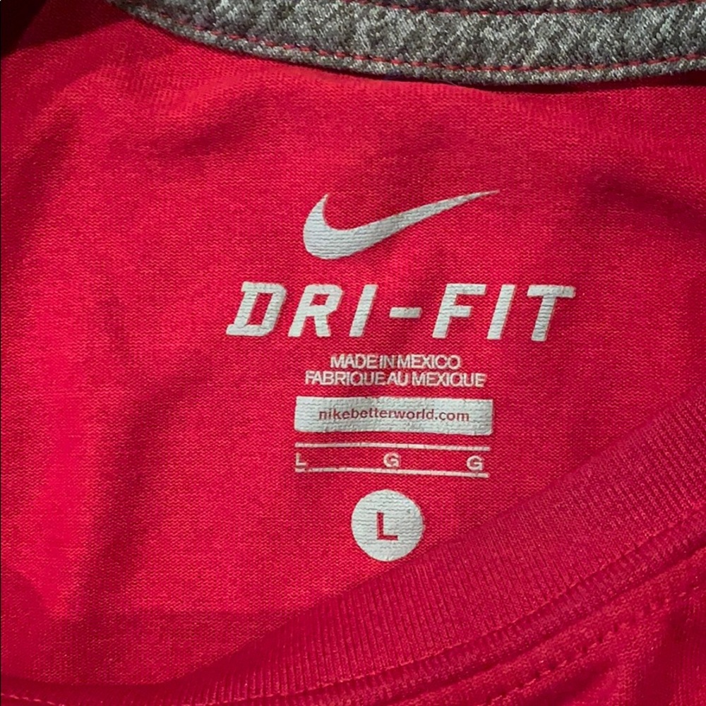 Red nike dri-fit - Picture 2 of 2